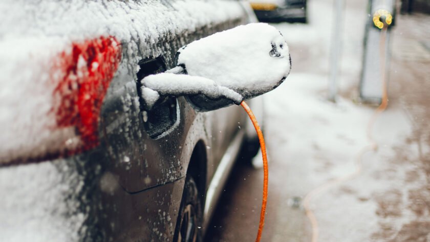 elektrikli aracinizi soguk havalarda korumak icin 6 yontem